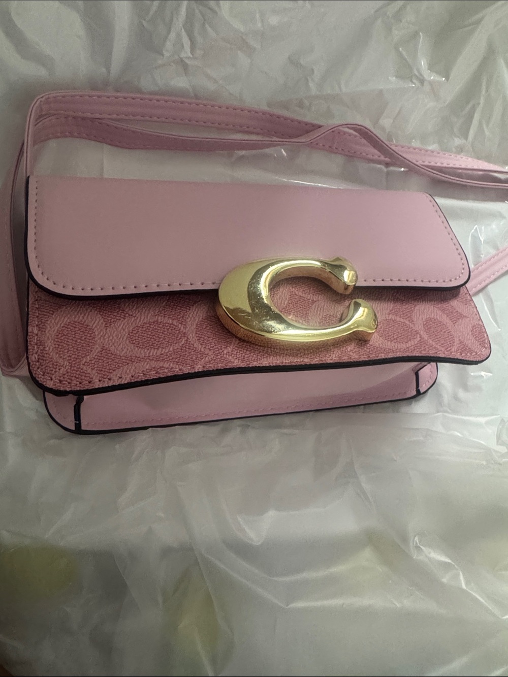 Stylish Pink Shoulder Bag with Gold Accent